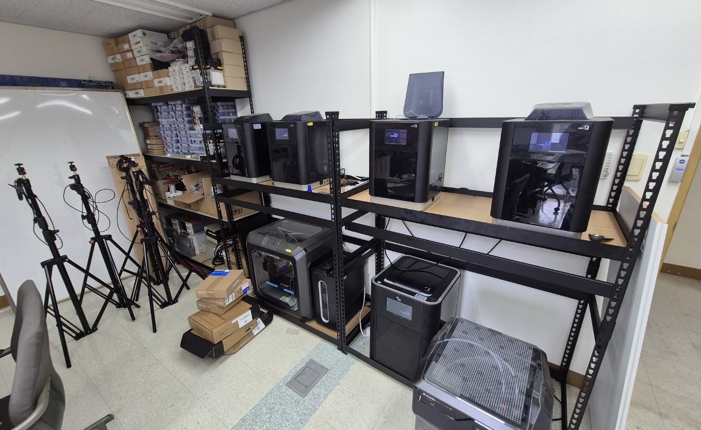3D printing lab (SLA, FDM)